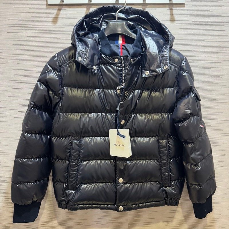 貨 💎Han's house精品服飾💎 moncler Manaem 羽絨套 連帽可拆 現貨 青年款=女成人 S M 原價38300-0