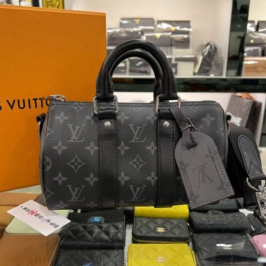 東區正精品㊣LV M46271 KEEPALL BANDOULIÈRE 25CM 黑灰色字紋拼色雙色手提斜背兩用包 RA1846-0