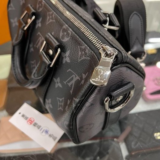 東區正精品㊣LV M46271 KEEPALL BANDOULIÈRE 25CM 黑灰色字紋拼色雙色手提斜背兩用包 RA1846-1