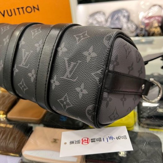 東區正精品㊣LV M46271 KEEPALL BANDOULIÈRE 25CM 黑灰色字紋拼色雙色手提斜背兩用包 RA1846-6