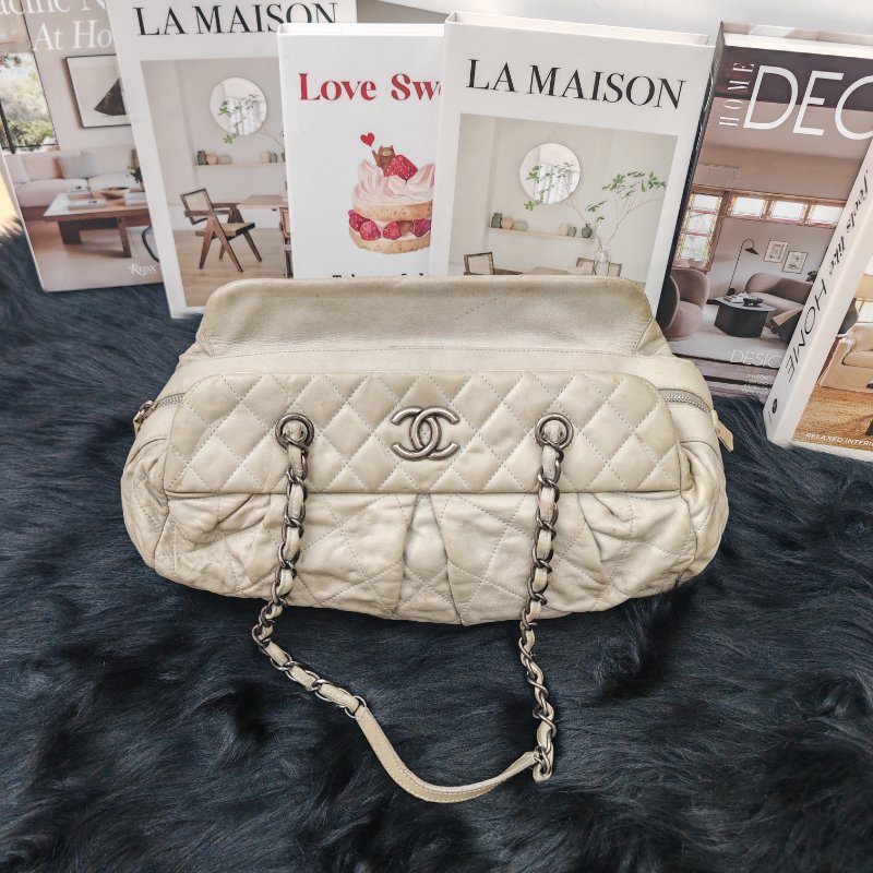 Chanel chic quilt 格菱紋牛皮 銀扣 保齡球包 14開-0