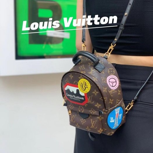 東區正精品㊣ LV WORLD TOURS M42971 原花字紋拼黑皮革徽章迷你後背包小書包 RZ5568-1