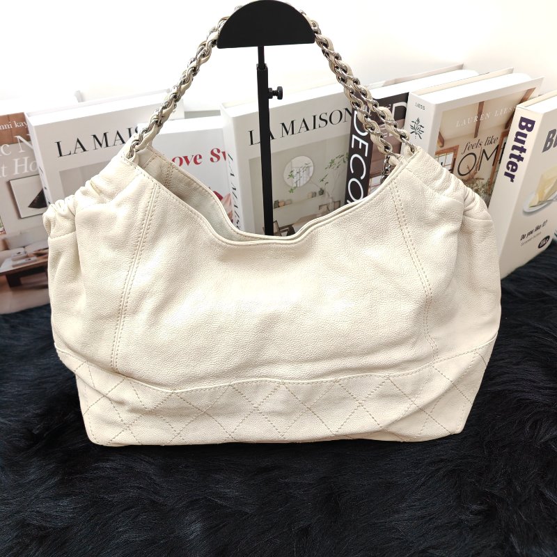 Chanel 奶白色 圓環LOGO 腋下包 10開-1