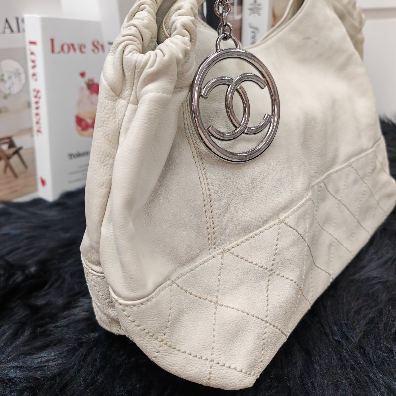 Chanel 奶白色 圓環LOGO 腋下包 10開-2