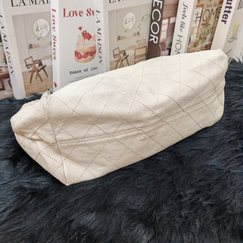 Chanel 奶白色 圓環LOGO 腋下包 10開-3