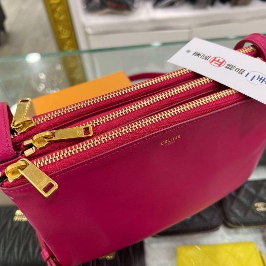 東區正精品㊣CELINE TRIO 桃紅色全皮三層羊皮拉鍊肩背包斜背包 RZ5563-3