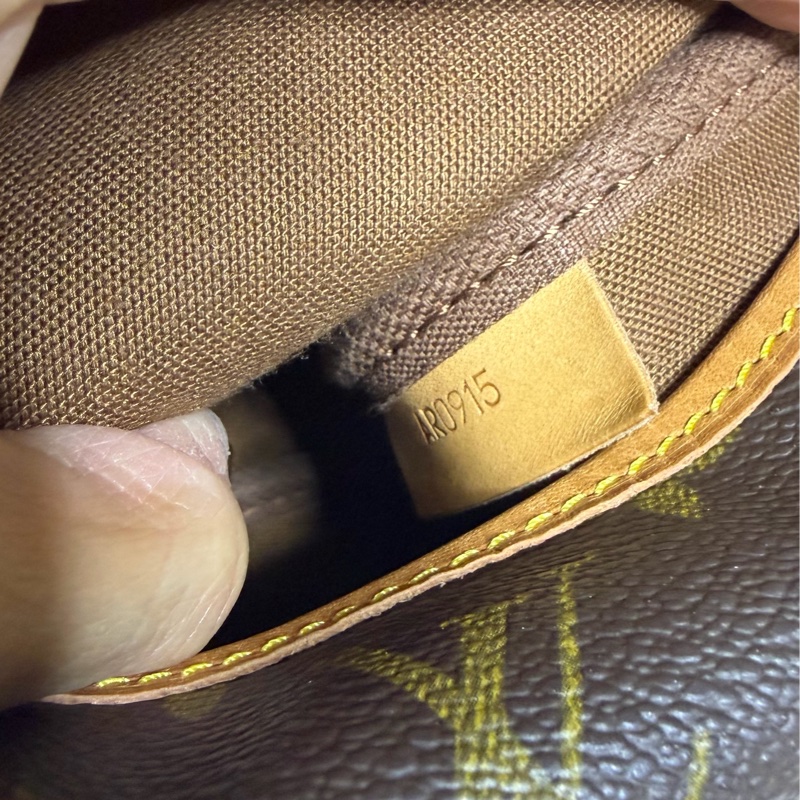 L V絕版馬鞍包小款雙子星斜背-5