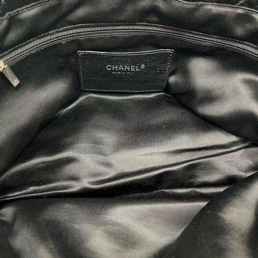 東區正精品㊣CHANEL ON THE ROAD 香奈兒黑色荔枝牛皮銀扣肩背包購物袋 RA1813-1
