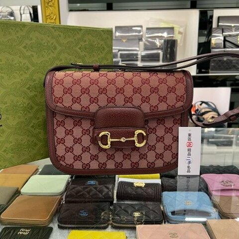 東區正精品㊣GUCCI 602204 1955 近全新暗紅色皮革緹花布金釦釦式翻蓋斜背包馬鞍包 RZ5561