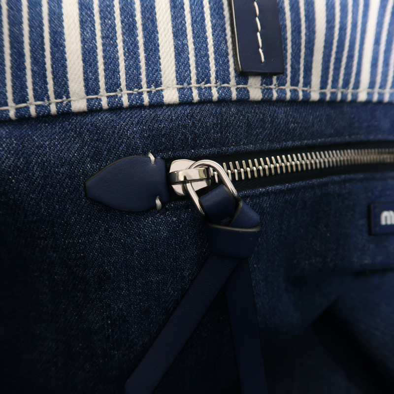 Miu Miu 牛仔布Tote Bag銀扣肩背袋-11