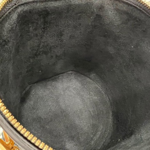 東區正精品㊣LV M43986 CANNES 字紋雙色金釦拉鍊手提包斜背包圓桶包 RZ5567-3