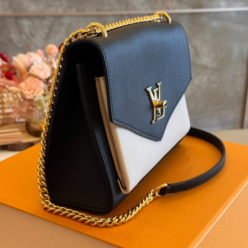 *SHIHNA名牌精品* LV M82121 MyLockMe 鏈帶包-2