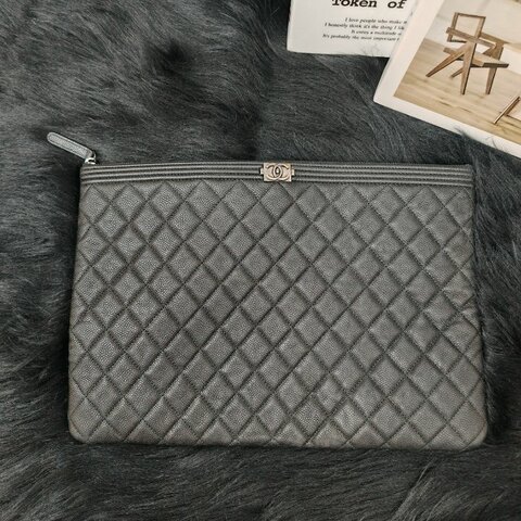 Chanel leboy 黑銀 荔枝牛皮手拿包 22開