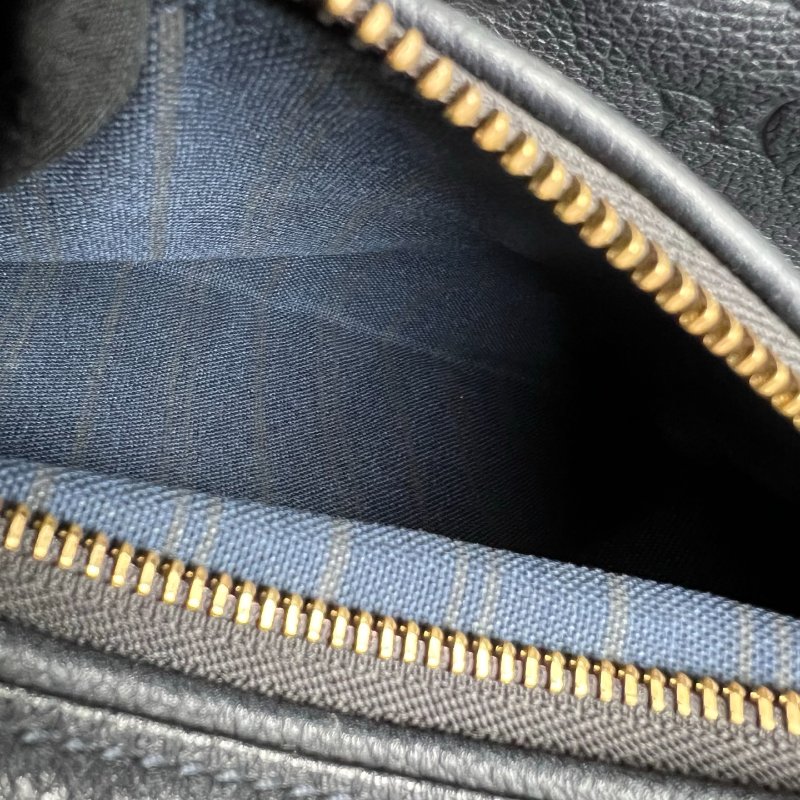 LV M93410 黑壓紋Lumineuse 包 PM-5