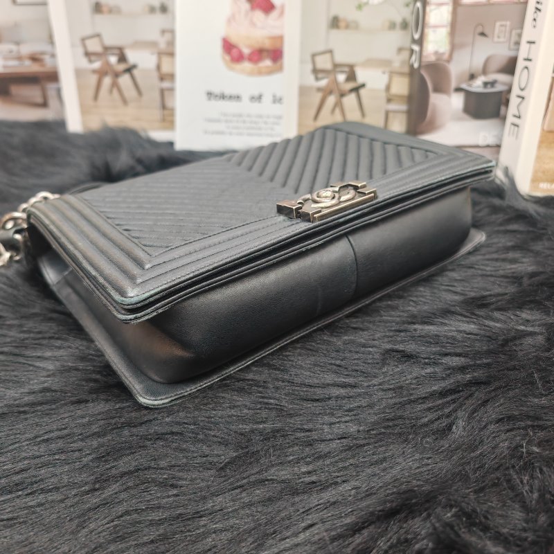 Chanel 香奈兒 Leboy 大號 黑色銀扣-3