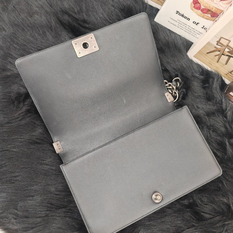 Chanel 香奈兒 Leboy 大號 黑色銀扣-4