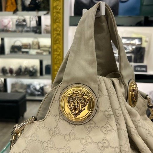 東區正精品㊣GUCCI 203486 白色全皮壓紋金色家徽盾牌手提包斜背包兩用包 RZ5527-2