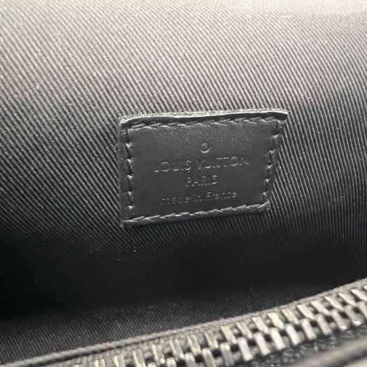 東區正精品㊣LV STEAMER Wearable Wallet M81783 黑灰字紋拼黑色皮革翻蓋方型斜背包 RZ5971-4