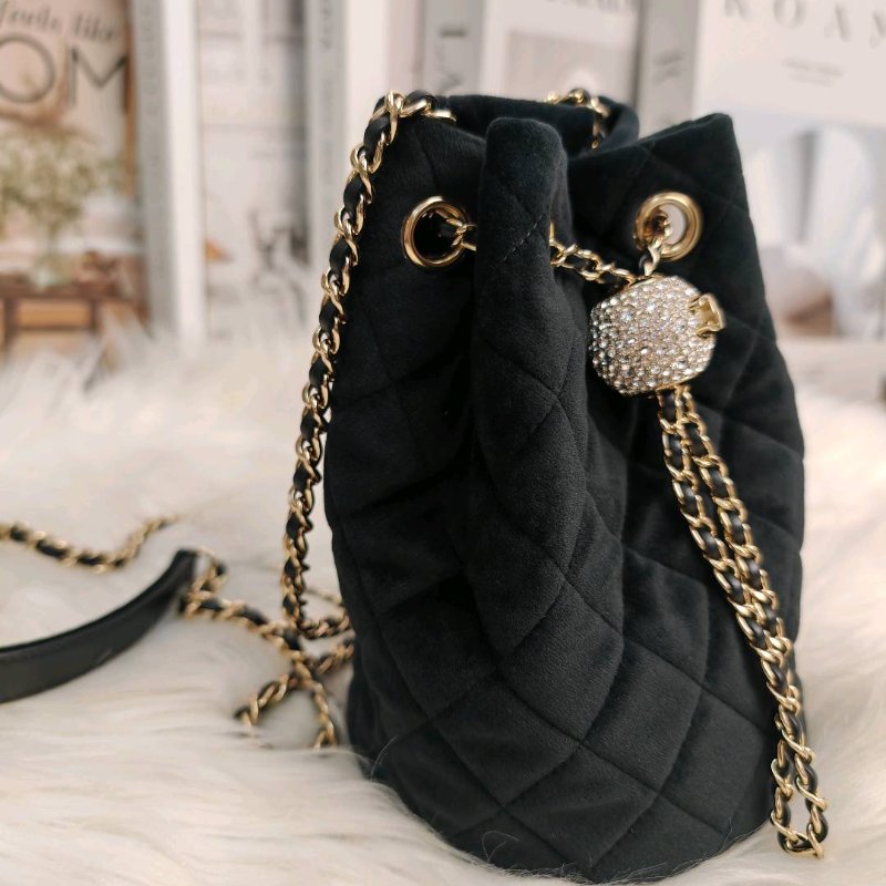 Chanel 香奈兒 金球水鑽黑金絲絨抽繩水桶包 30開-2