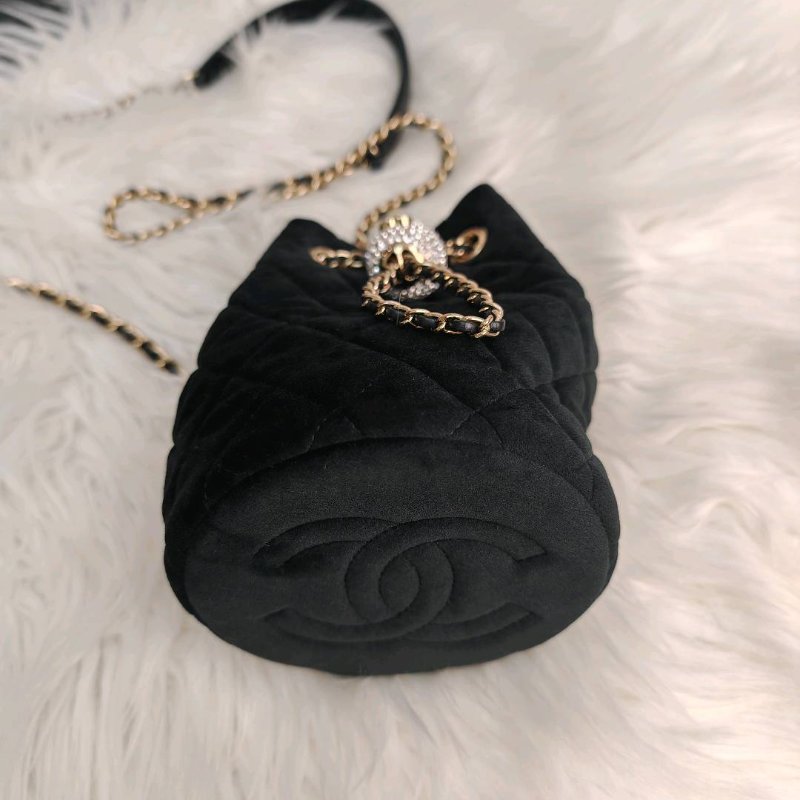 Chanel 香奈兒 金球水鑽黑金絲絨抽繩水桶包 30開-4