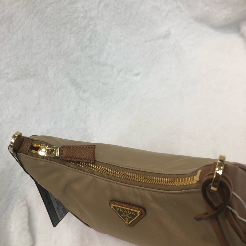 Prada Re-Edition 焦糖啡三合一  XC067-14