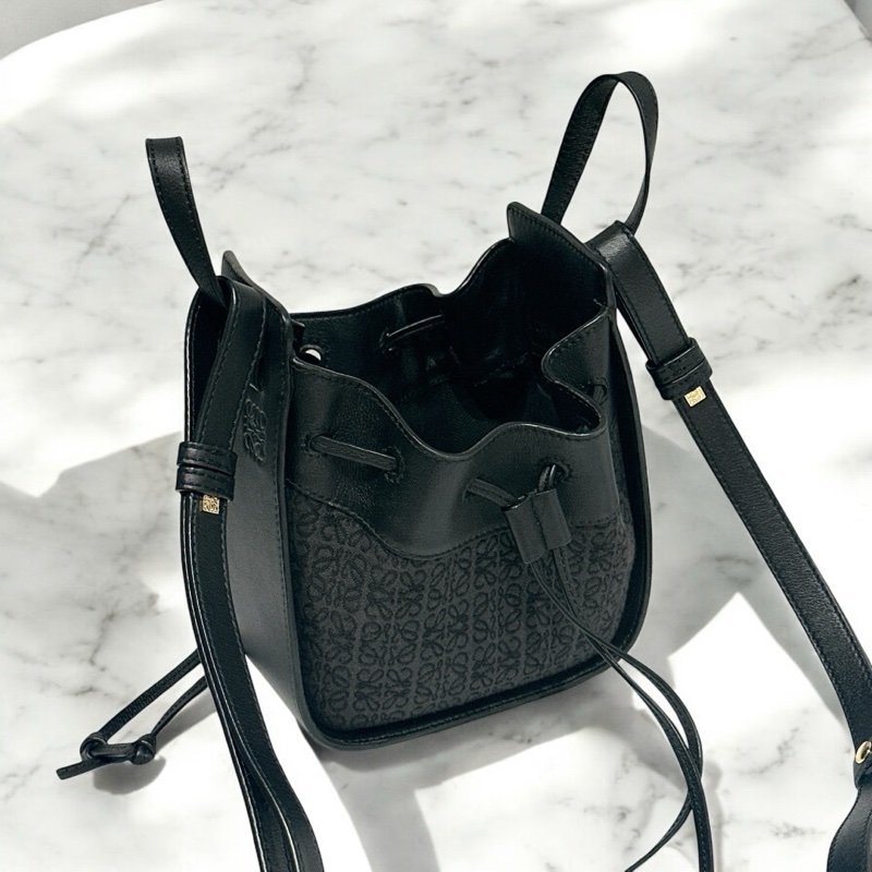 莉亞精品♡Loewe mini吊床包 黑 二手美包-1