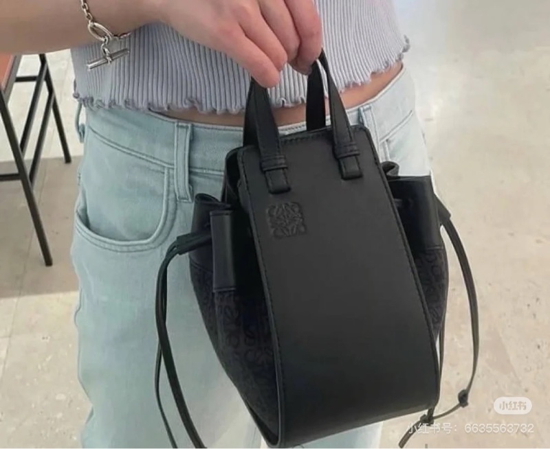 莉亞精品♡Loewe mini吊床包 黑 二手美包-2