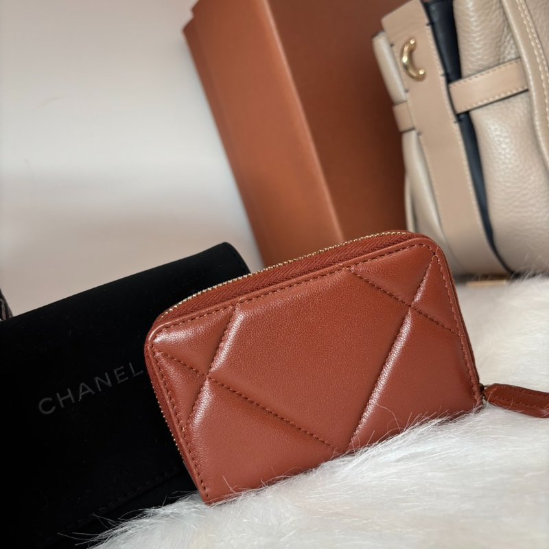 {全新未使用✨超美棕色🤎}*SHIHNA名牌精品*CHANEL 19 菱格紋小羊皮拉鍊零錢包-1