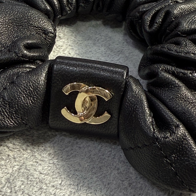 香奈兒髮圈 Chanel雙C Loge皮革髮圈  大腸圈-1