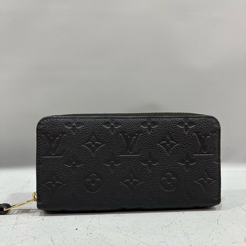 LV M61864 黑牛皮壓紋金釦拉鏈長夾-0