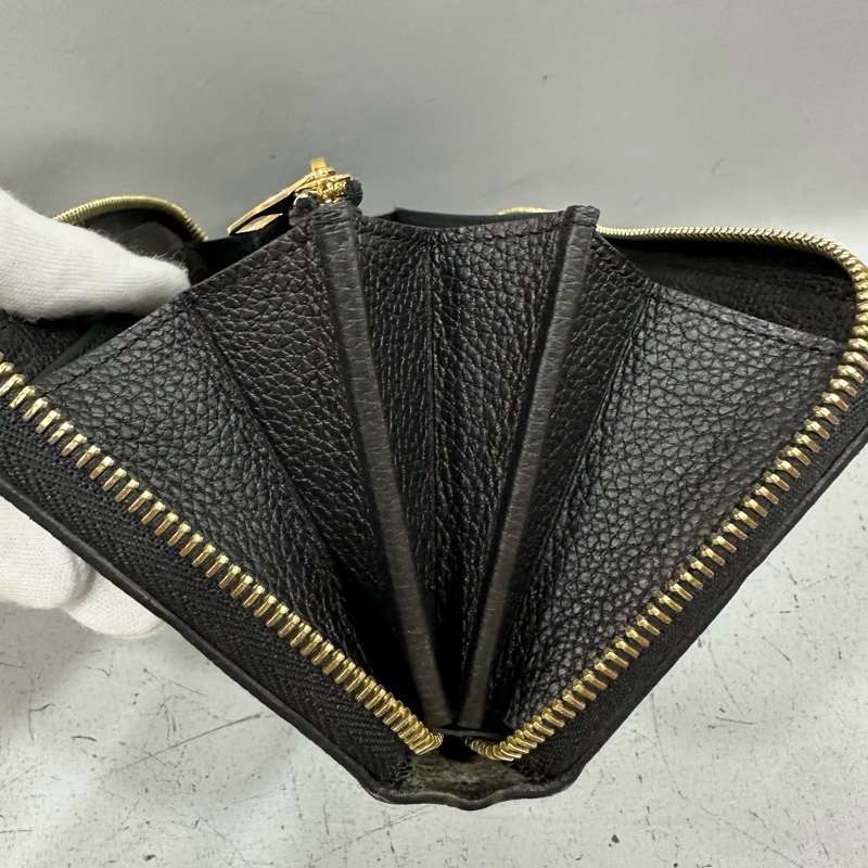 LV M61864 黑牛皮壓紋金釦拉鏈長夾-27