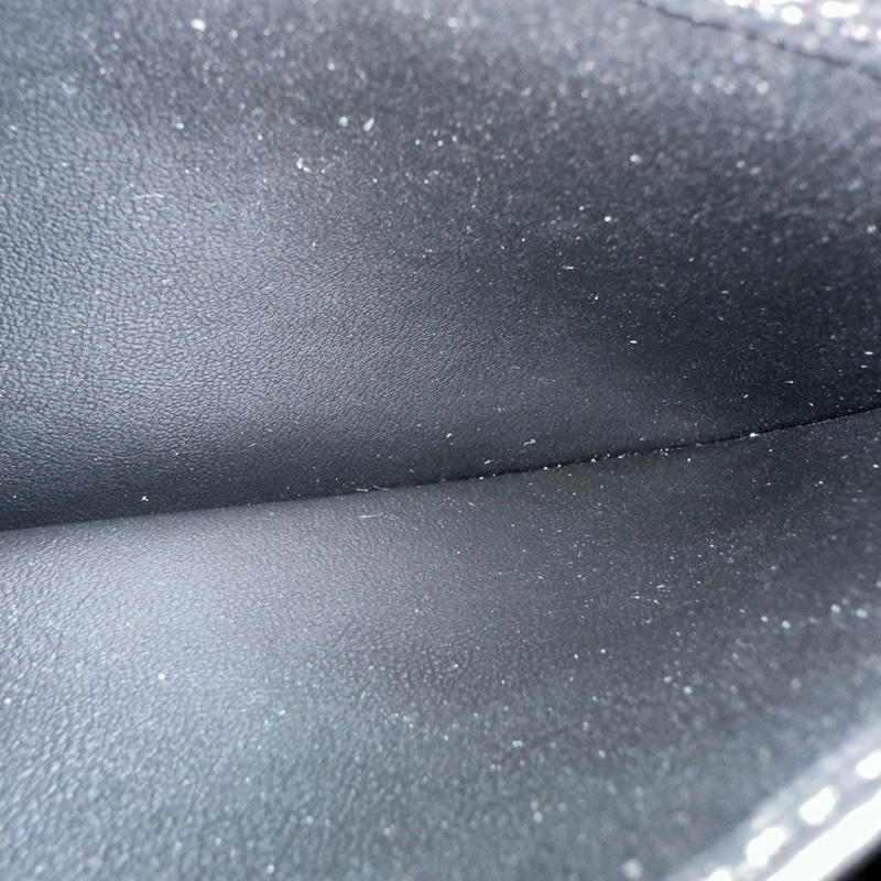 LV M61864 黑牛皮壓紋金釦拉鏈長夾-34