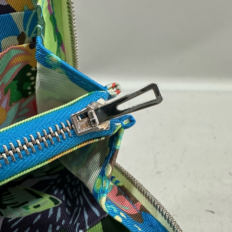 Hermes 氣泡綠絲巾短夾 silkin-21