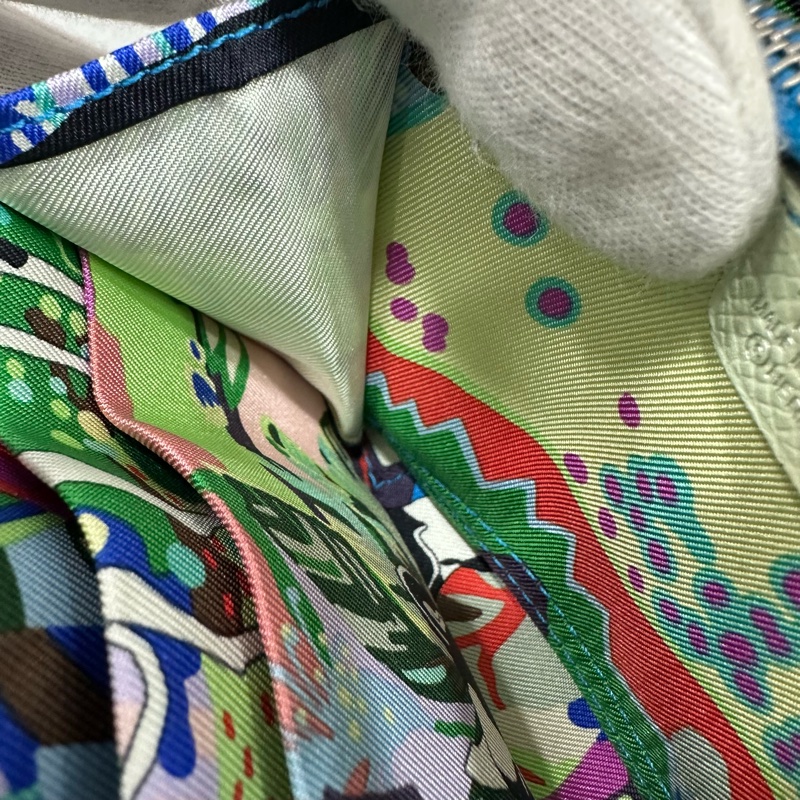 Hermes 氣泡綠絲巾短夾 silkin-29