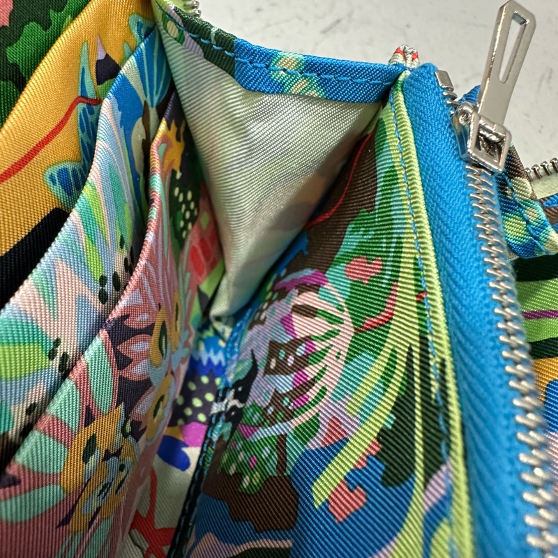 Hermes 氣泡綠絲巾短夾 silkin-30