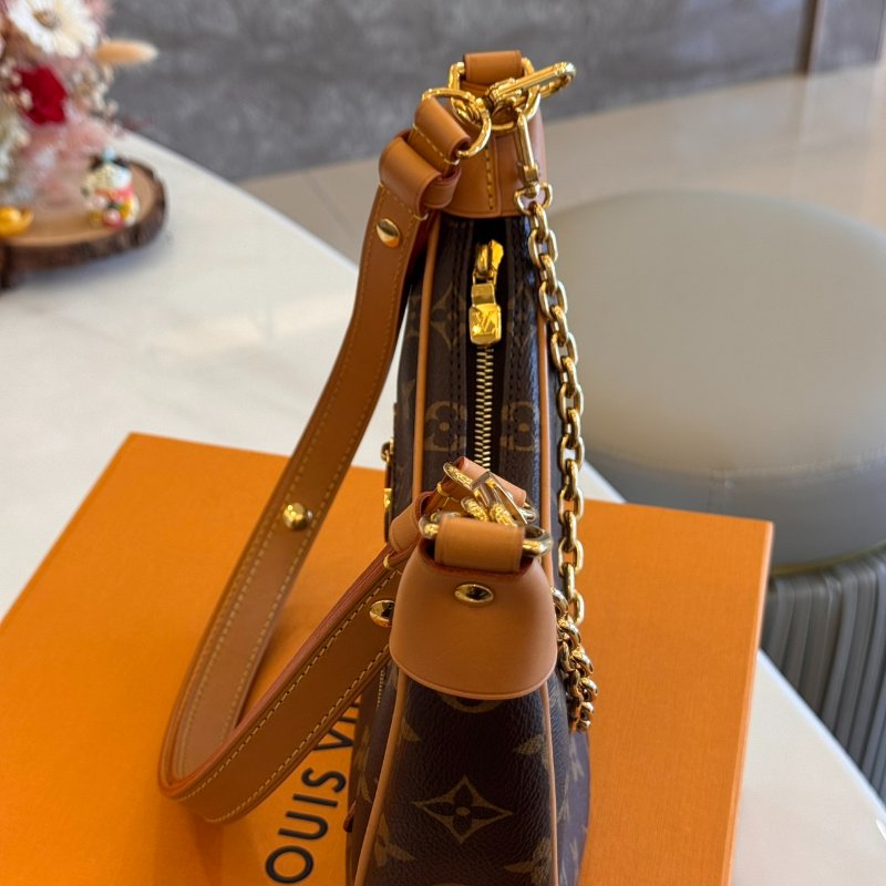 *SHIHNA名牌精品* LV Loop 鍊帶彎月側背包-4