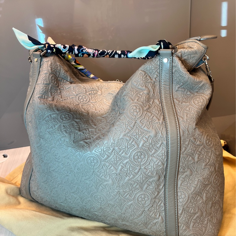 【年終限時八折特價 】 Louis Vuitton Monogram Antheia Ixia GM 灰色安緹雅系列柔美刺繡小羊皮托特/旅行包-2