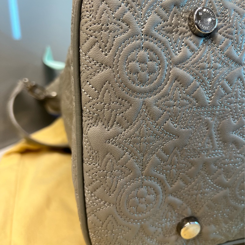 【年終限時八折特價 】 Louis Vuitton Monogram Antheia Ixia GM 灰色安緹雅系列柔美刺繡小羊皮托特/旅行包-3
