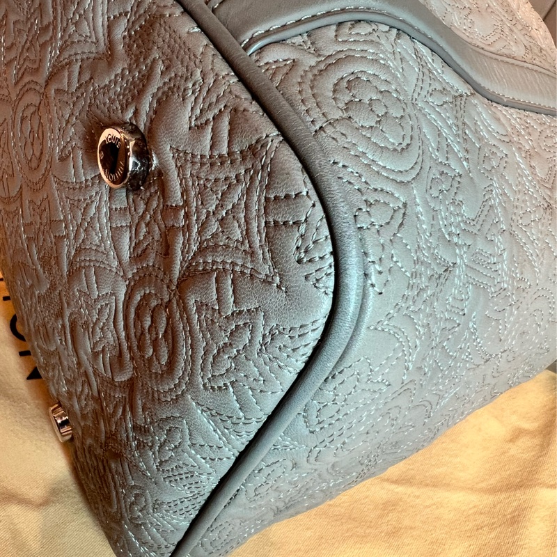 【年終限時八折特價 】 Louis Vuitton Monogram Antheia Ixia GM 灰色安緹雅系列柔美刺繡小羊皮托特/旅行包-12