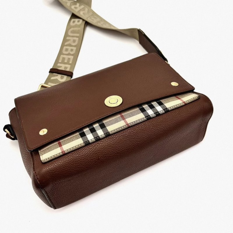 BURBERRY經典格紋拼皮郵差25*18*8 98新配件塵袋-3