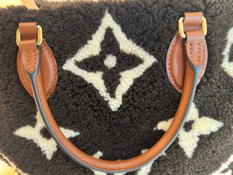 LV Teddy Monogram On The Go GM 路易威登羊毛泰迪托特購物包-3