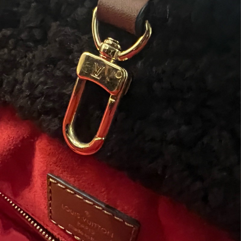 LV Teddy Monogram On The Go GM 路易威登羊毛泰迪托特購物包-4
