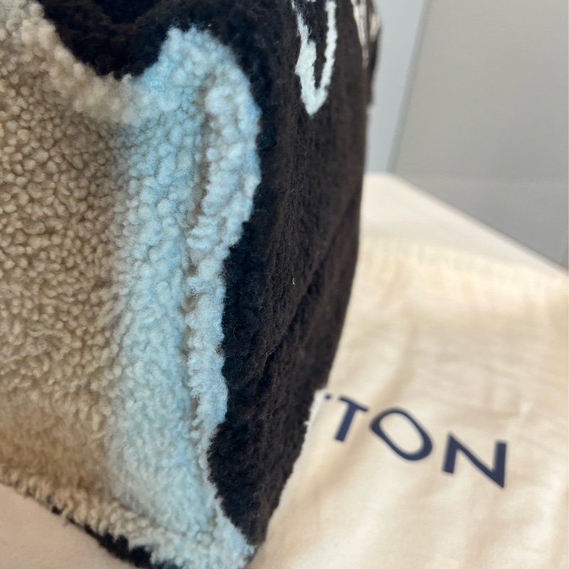 LV Teddy Monogram On The Go GM 路易威登羊毛泰迪托特購物包-5