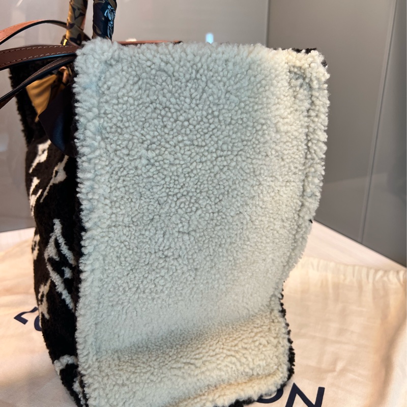 LV Teddy Monogram On The Go GM 路易威登羊毛泰迪托特購物包-11