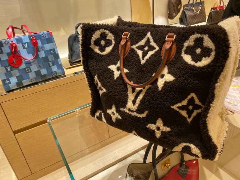 【新年限時優惠】LV Teddy Monogram On The Go GM 路易威登羊毛泰迪托特購物包-9