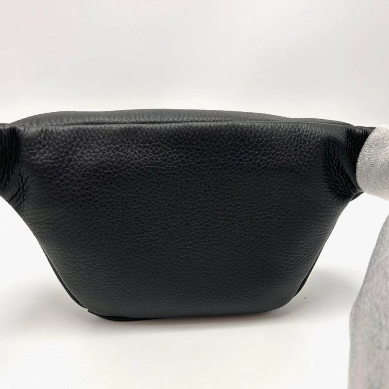 FENDI黑金小怪獸牛皮斜背腰包 27*14*6 全新閒置配件盒子塵袋-2