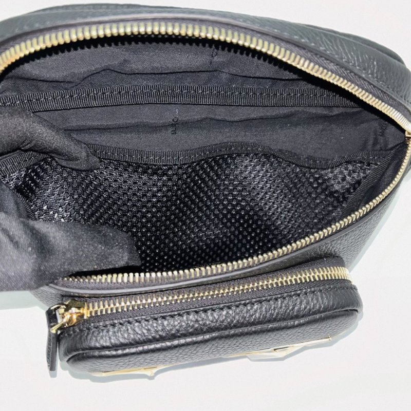 FENDI黑金小怪獸牛皮斜背腰包 27*14*6 全新閒置配件盒子塵袋-3