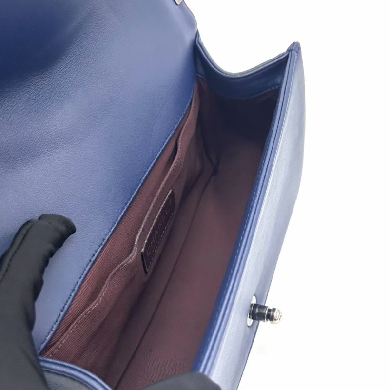 CHANEL藍銀Leboy中號肩背斜背包25*14*7 98新配件塵袋-3