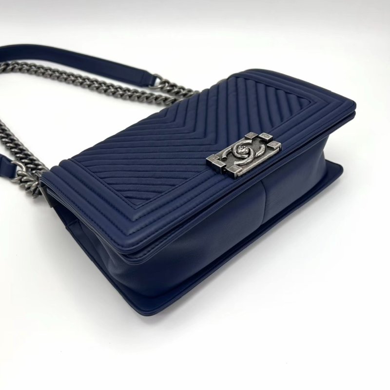 CHANEL藍銀Leboy中號肩背斜背包25*14*7 98新配件塵袋-4