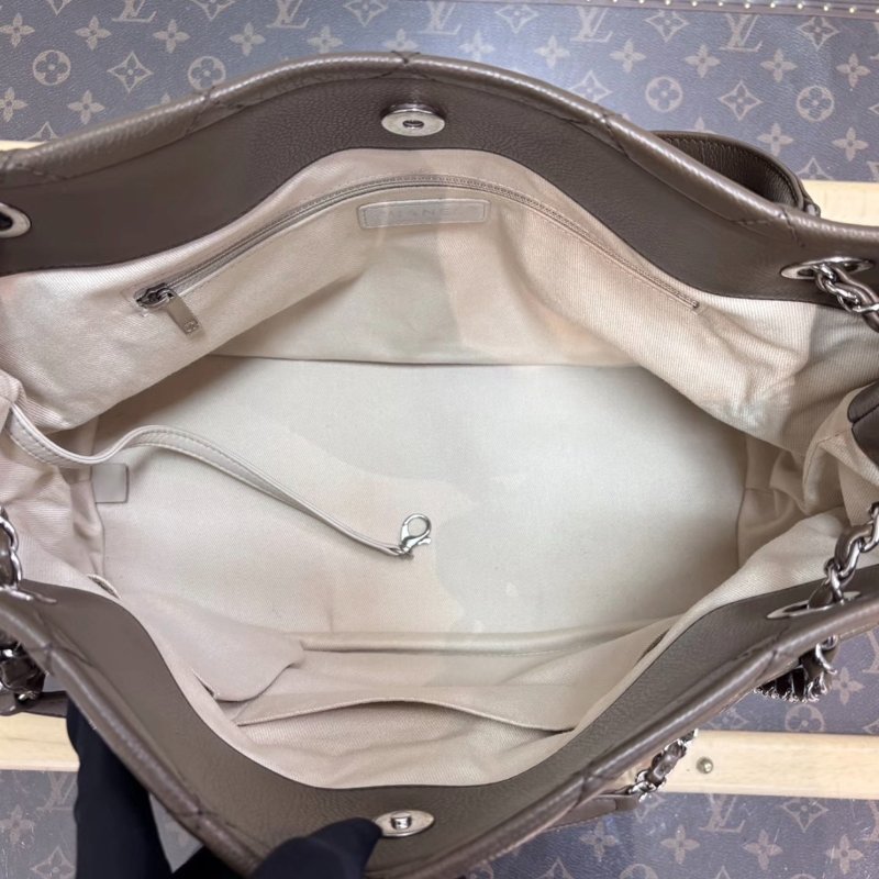 CHANEL/棕色銀扣雙C 手提肩背包32*25*15 98新配件塵袋-3